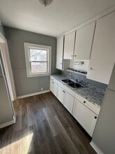 2029 Cartier St in Flint, MI - Foto de edificio - Building Photo