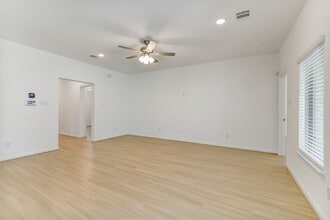 11927 Pondwood Dr in Cypress, TX - Building Photo - Building Photo