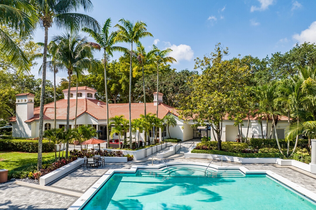Pinebrook Pointe in Margate, FL - Foto de edificio