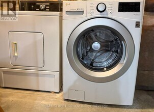 3 Sheldonbury Crescent in Toronto, ON - Building Photo - Building Photo