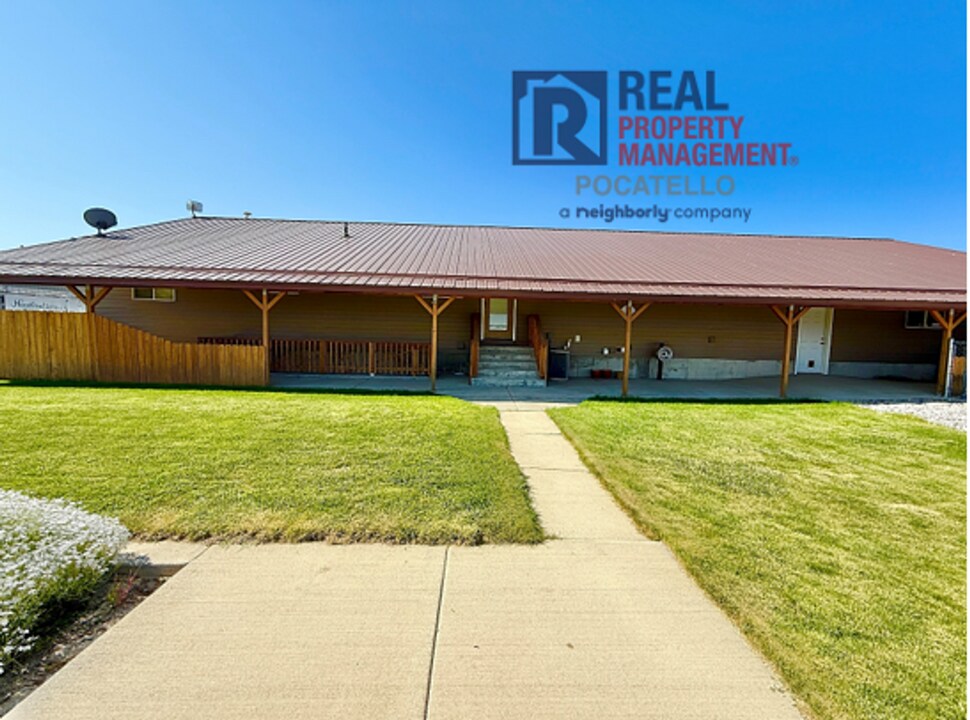 13355 N Dekay Rd in Pocatello, ID - Building Photo