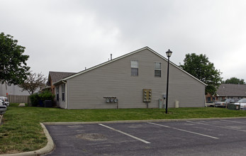 Parkmead Apartments in Grove City, OH - Building Photo - Building Photo