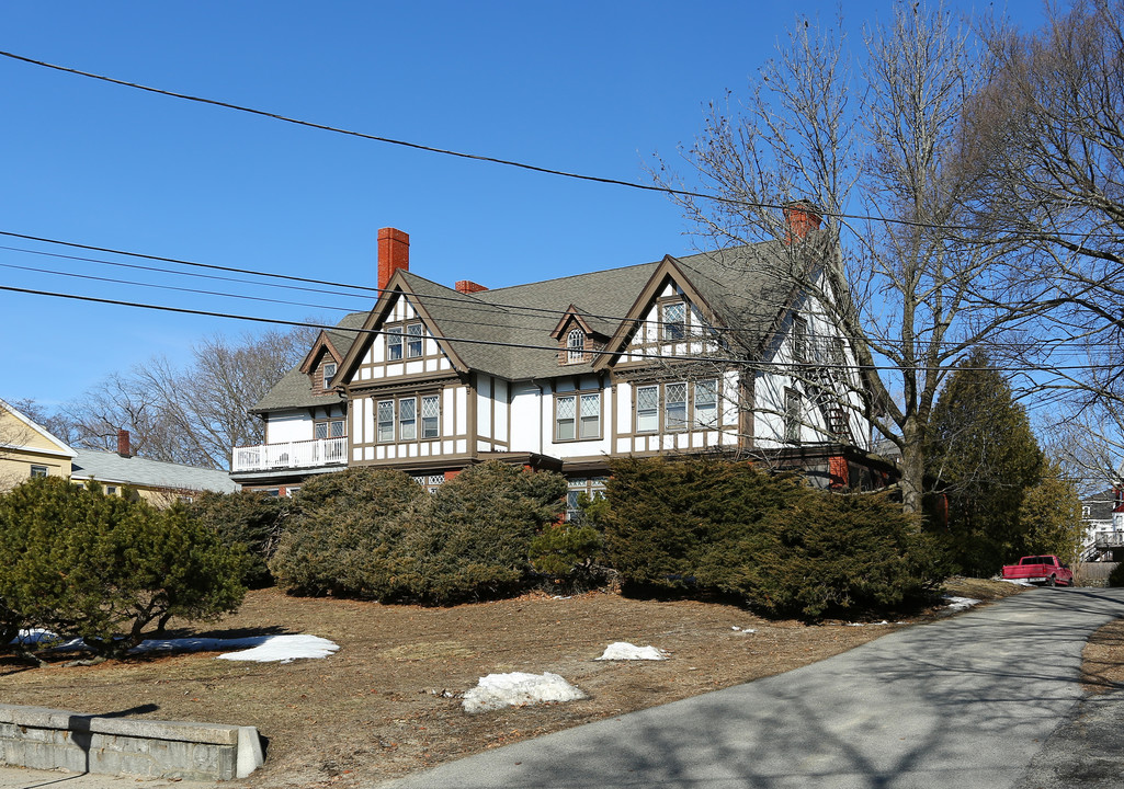 12 Pleasant St in Methuen, MA - Foto de edificio