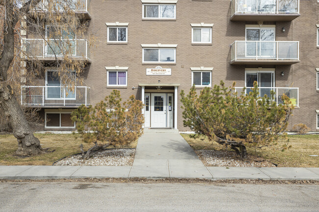 324 2 Av NE in Calgary, AB - Building Photo - Building Photo