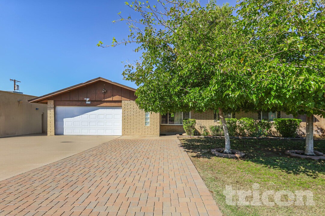 8130 N 55th Ave in Glendale, AZ - Building Photo