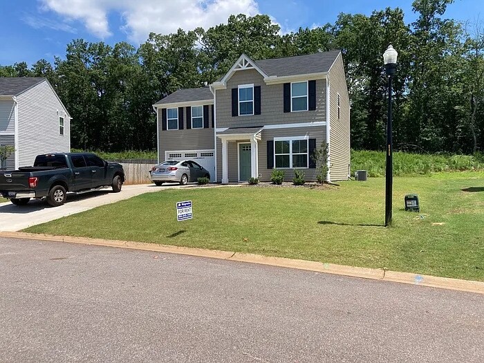 153 Barrington Creek Rd in Powdersville, SC - Building Photo