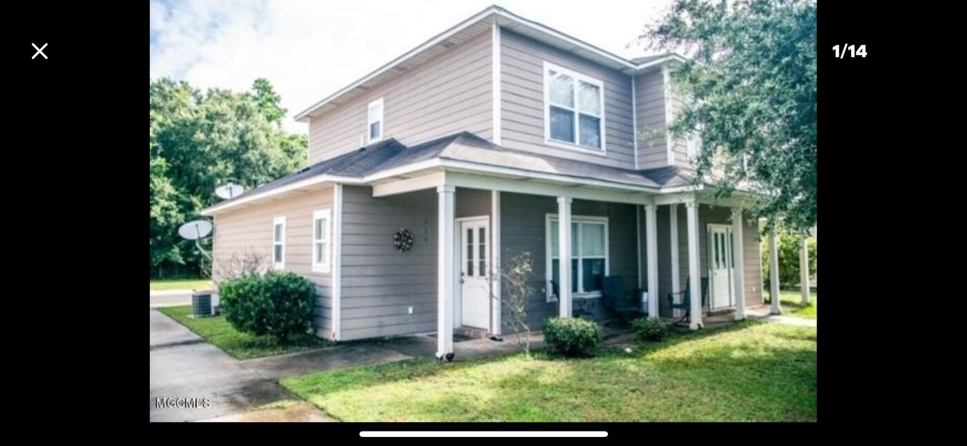 115 Earle Taylor Ln in Ocean Springs, MS - Building Photo