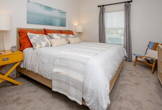 East Bay Flats Apartments in Parker, FL - Building Photo - Building Photo