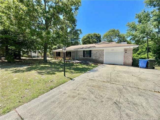 6829 Timbercroft Ln in Fayetteville, NC - Building Photo - Building Photo