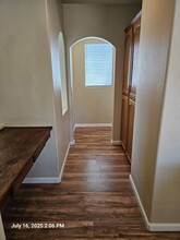 1060 Goble Ct in Tulare, CA - Building Photo - Building Photo