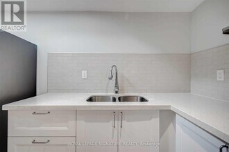 604 A Queen St W in Toronto, ON - Building Photo - Building Photo
