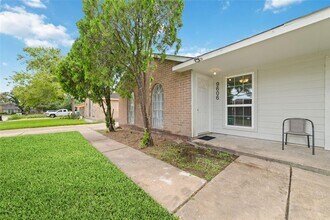 9606 Stockwell St in Houston, TX - Building Photo - Building Photo