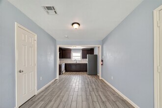 6022 Lyndhurst Dr in Houston, TX - Building Photo - Building Photo