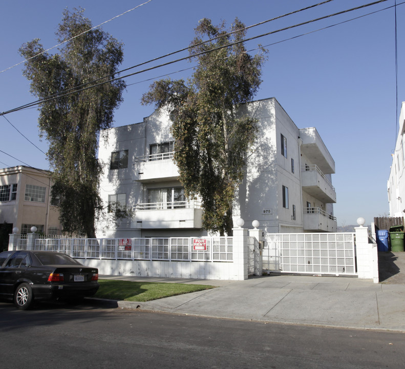 975 Manzanita St in Los Angeles, CA - Foto de edificio