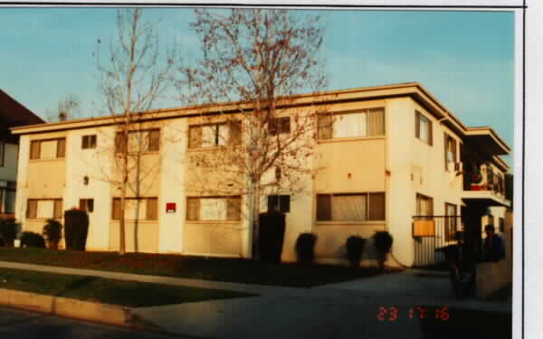 210 S Vista Bonita Ave in Glendora, CA - Foto de edificio