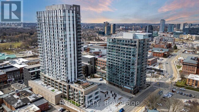 55 Duke St W in Kitchener, ON - Building Photo - Building Photo