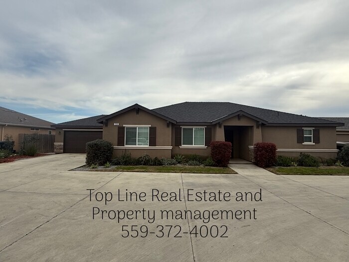 729 W Perez Ave in Visalia, CA - Building Photo