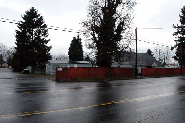 Arbor Mobile Home Park in Portland, OR - Building Photo - Building Photo