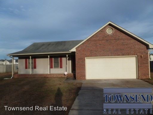 8249 Rockfish Rd in Raeford, NC - Building Photo