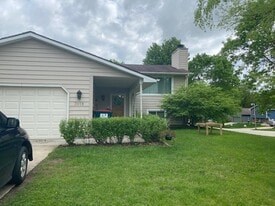 3918 Huntington Ln NW in Rochester, MN - Building Photo