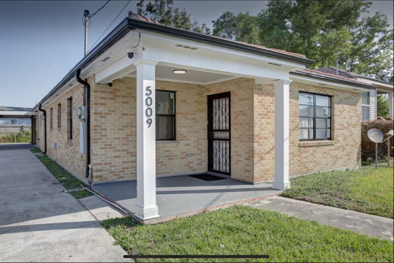 5009 N Villere St in New Orleans, LA - Building Photo