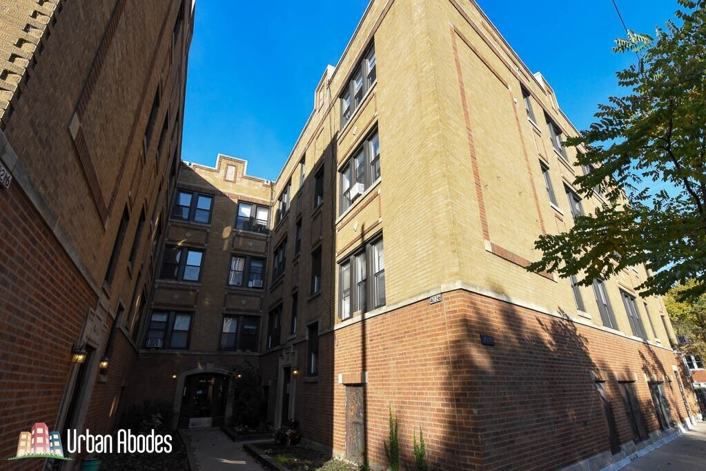 4224 N Clark St, Unit A00C in Chicago, IL - Foto de edificio