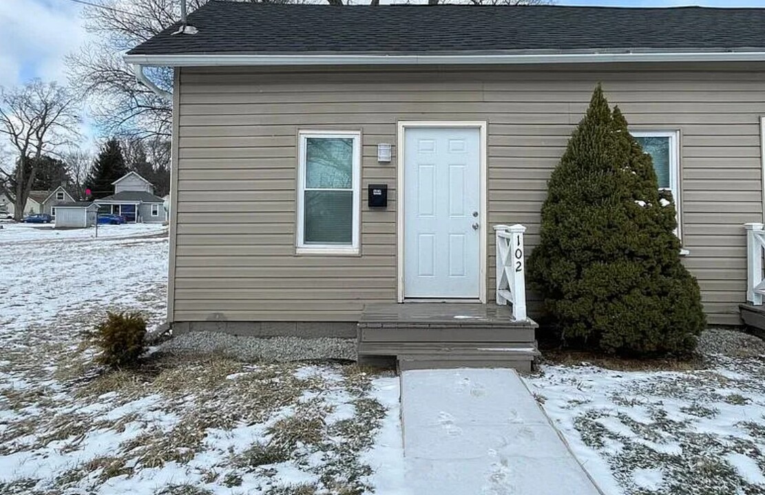 102 Chestnut St, Unit 102 in Newark, OH - Building Photo