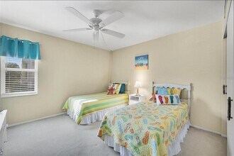 2100 Benjamin Franklin Dr in Sarasota, FL - Building Photo - Building Photo