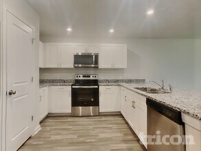 10050 Cerritos dr in Cut And Shoot, TX - Foto de edificio - Building Photo