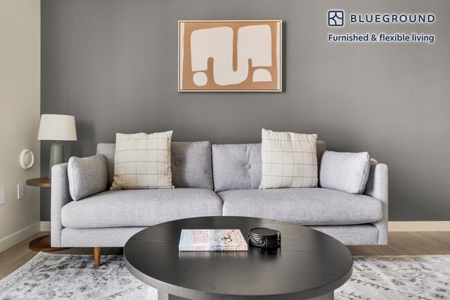 18004 Midvale Ave N in Shoreline, WA - Foto de edificio - Building Photo