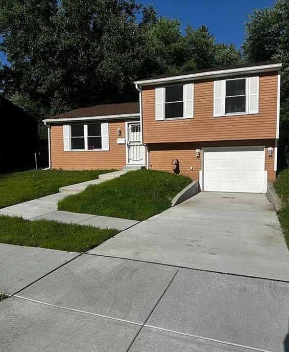 140 Ivanhill Rd in Toledo, OH - Building Photo