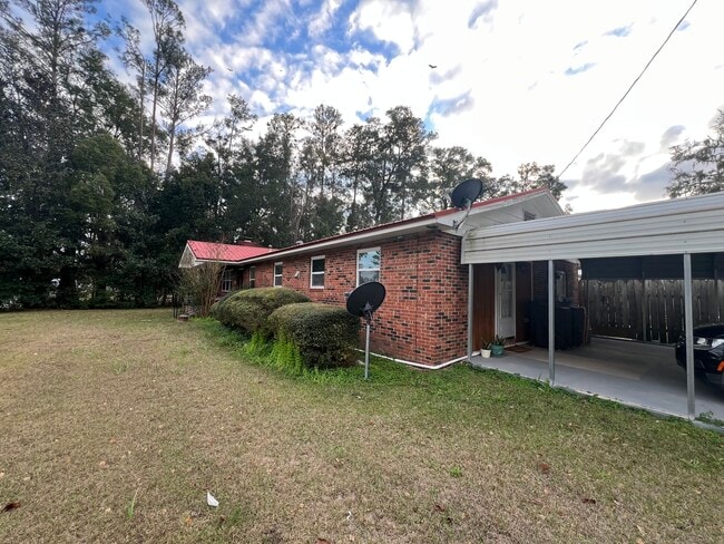 606 N Reynolds St in Branford, FL - Building Photo - Building Photo