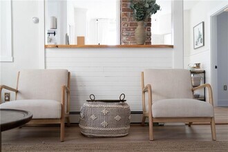 18 Meeting St in Newport, RI - Foto de edificio - Building Photo