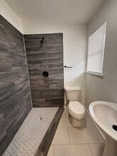 402 Surrels Ave in San Antonio, TX - Building Photo - Building Photo