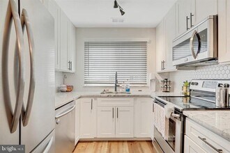 1121 Huntmaster Terrace NE in Leesburg, VA - Building Photo - Building Photo