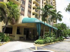 1470 NE 123rd St-Unit -A1004 in North Miami, FL - Building Photo - Building Photo