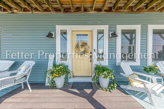 4 Sycamore St in Newburgh, IN - Foto de edificio - Building Photo