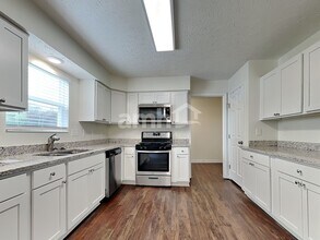 6287 Glenmont Dr in Hamilton, OH - Building Photo - Building Photo