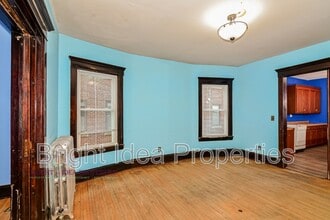 2104 Emerson Ave S in Minneapolis, MN - Building Photo - Building Photo