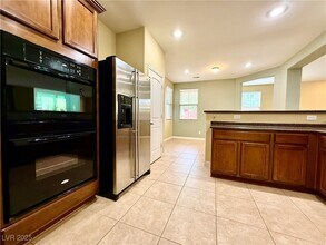 5580 Spiceberry Dr in Las Vegas, NV - Building Photo - Building Photo
