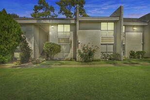 1950 Spenwick Dr in Houston, TX - Building Photo