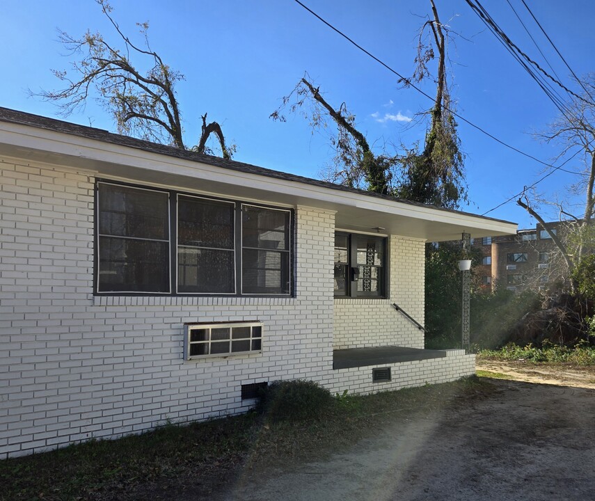 106 Merriman Ave in Greenwood, SC - Foto de edificio