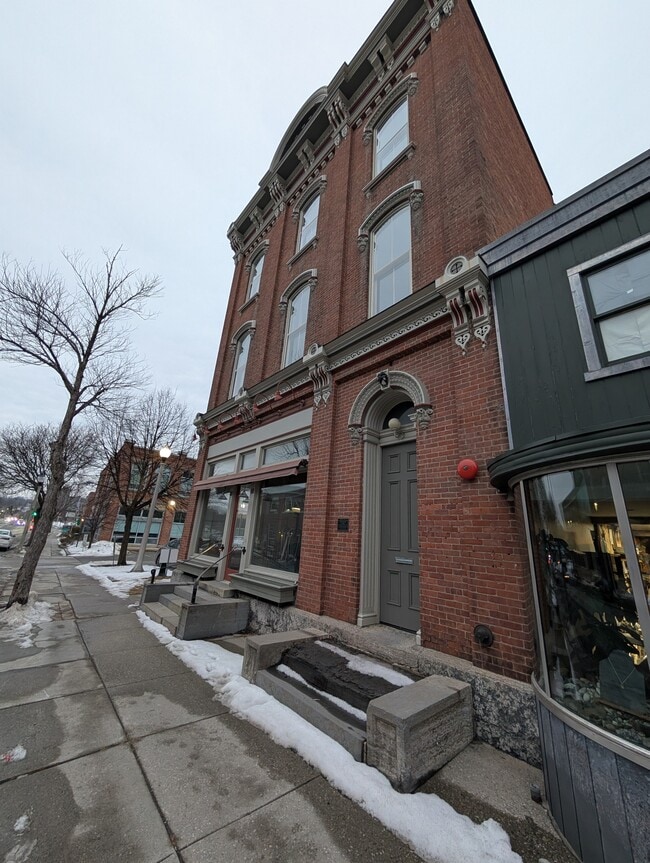 332 Main St, Unit 3rd