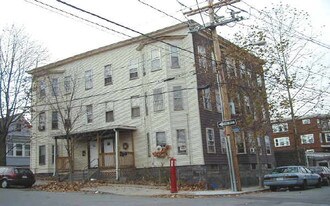 38-38C Bond St in Somerville, MA - Building Photo