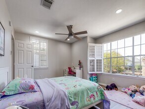 1159 Enclave Square E in Houston, TX - Building Photo - Building Photo