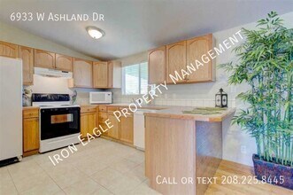 6933 W Ashland Dr in Boise, ID - Building Photo - Building Photo