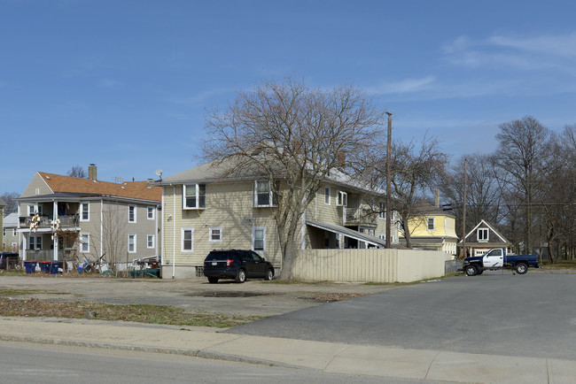 90 Main St in Fairhaven, MA - Building Photo - Building Photo