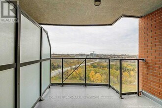 1 Uptown Dr in Markham, ON - Building Photo - Building Photo