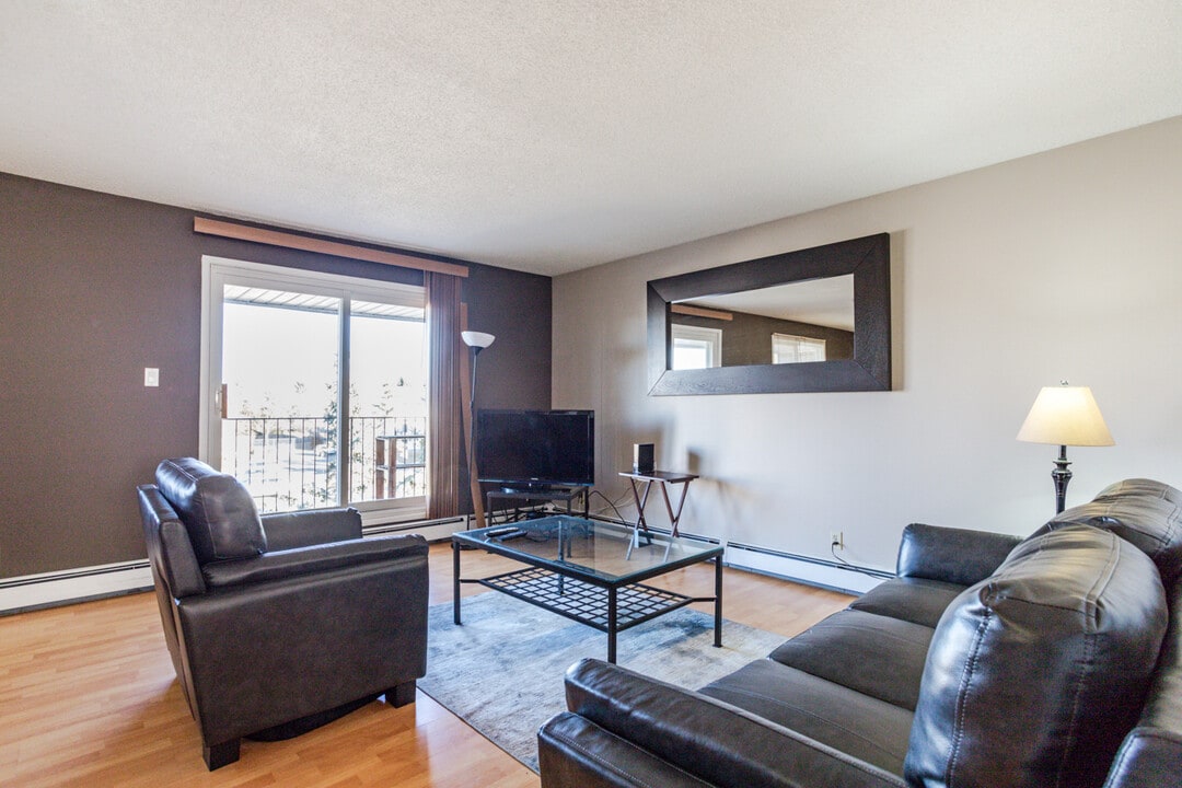 3847-3847-76 76 St NW in Edmonton, AB - Building Photo