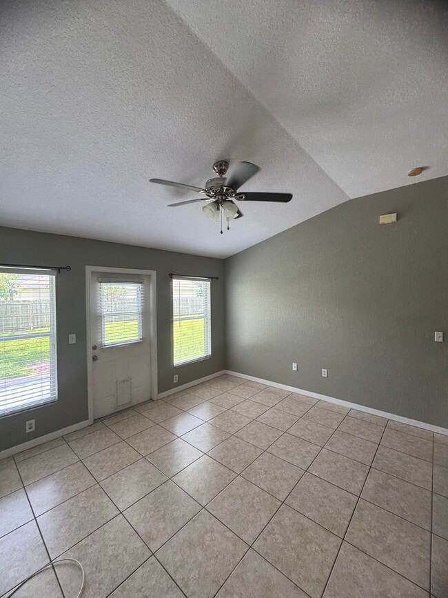 1415 Turtle Rock Ct in Lakeland, FL - Building Photo - Building Photo
